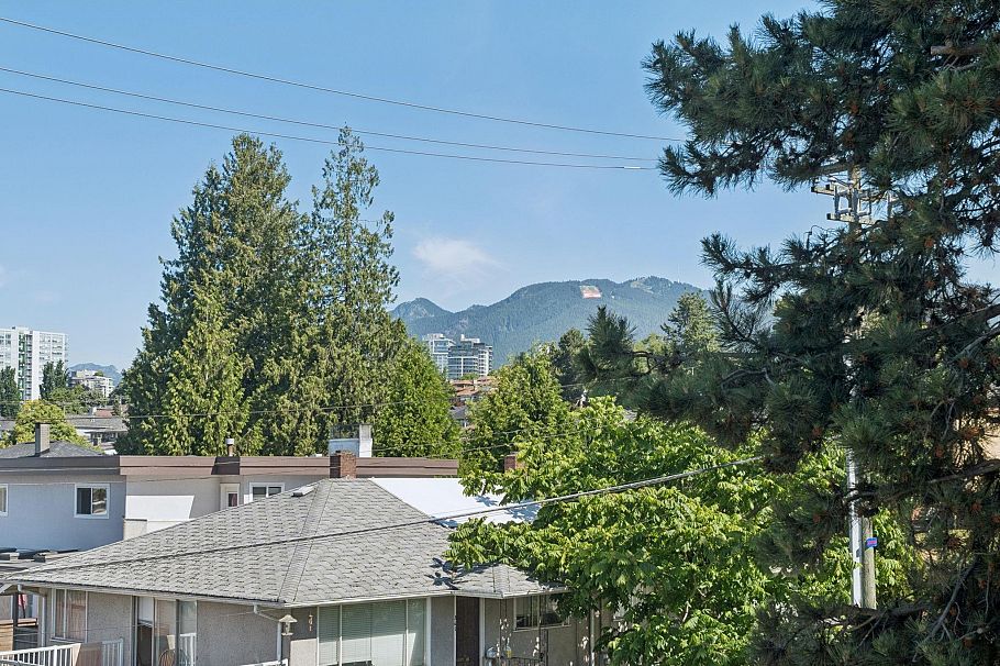 321 422 E 3rd Street North Vancouver, BC - 23