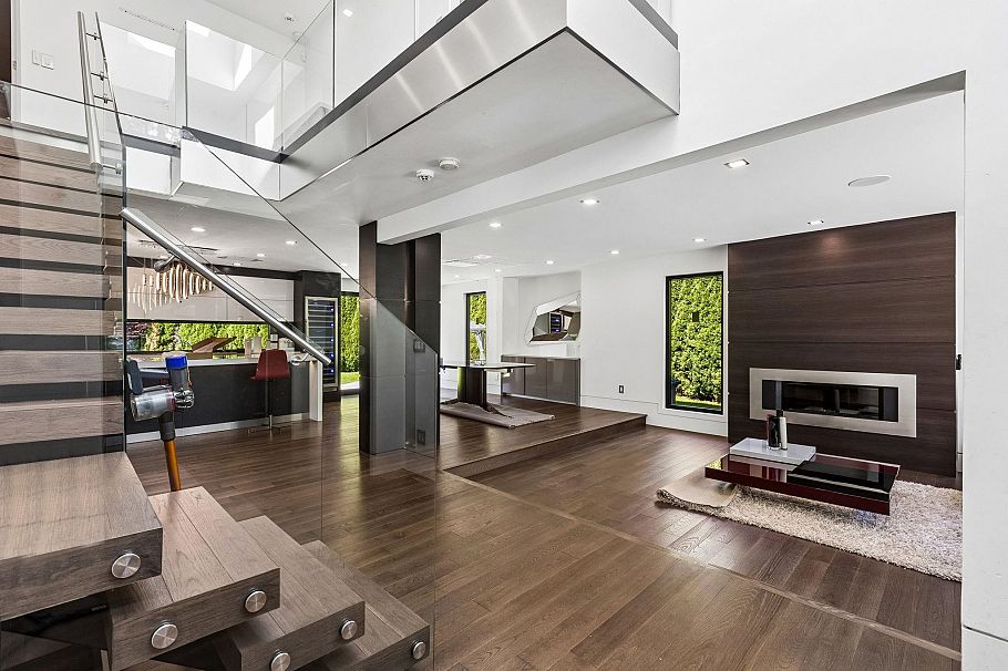 4577 Capilano Road North Vancouver, BC - 5