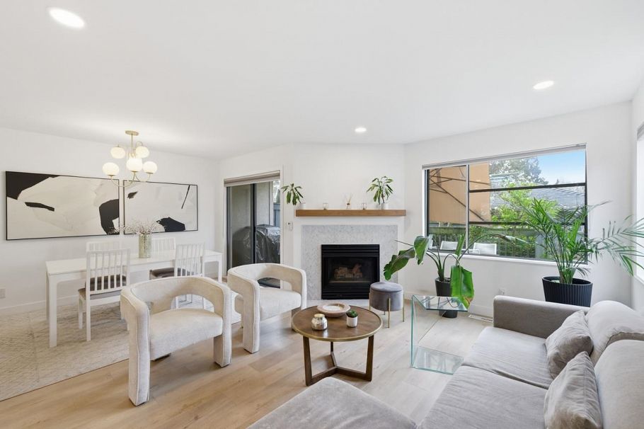 10 2118 Eastern Avenue North Vancouver, BC - 10