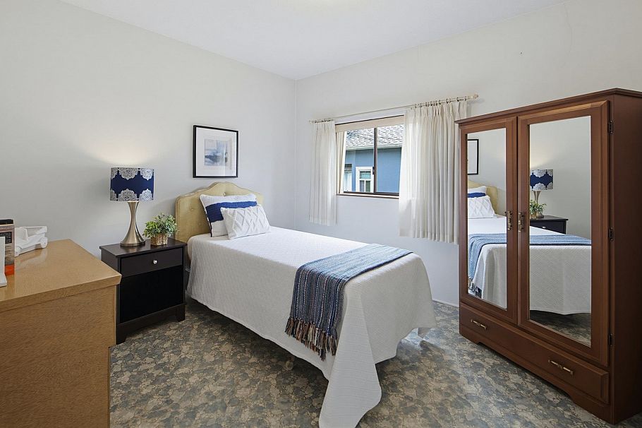 2546 Napier Street Vancouver, BC - 14