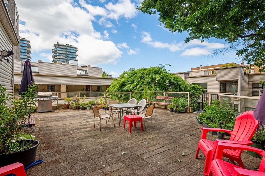 402 1350 Comox Street Vancouver, BC - 6