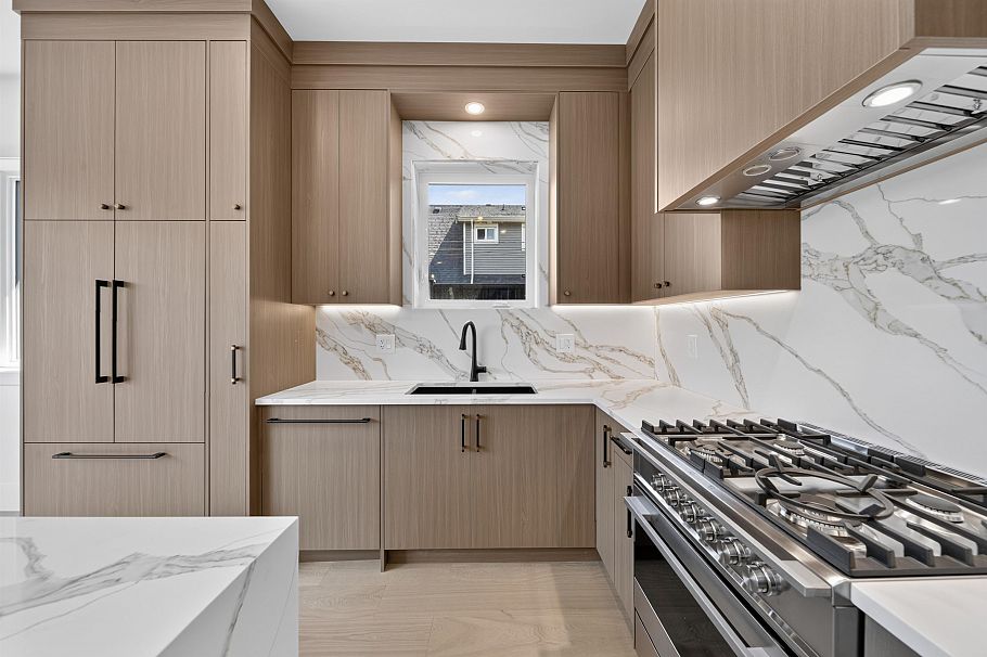 2 847 E 10th Avenue Vancouver, BC - 6