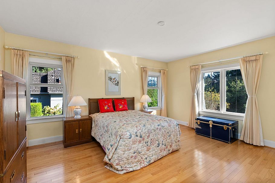 1537 W 40th Avenue Vancouver, BC - 27
