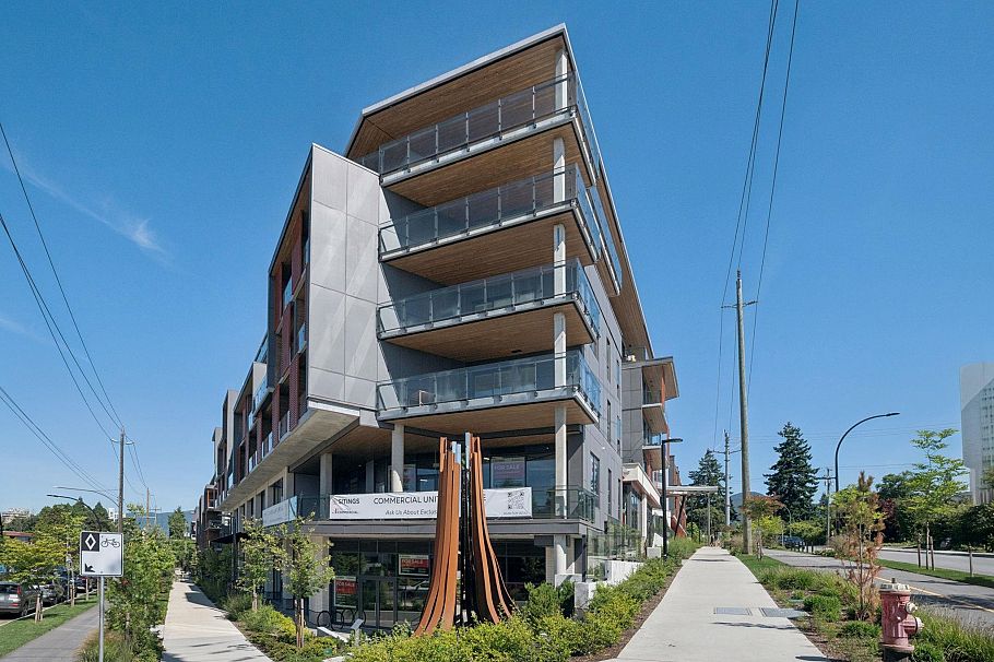 321 422 E 3rd Street North Vancouver, BC - 35
