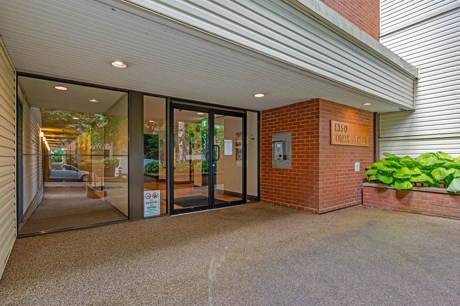 402 1350 Comox Street Vancouver, BC - 3