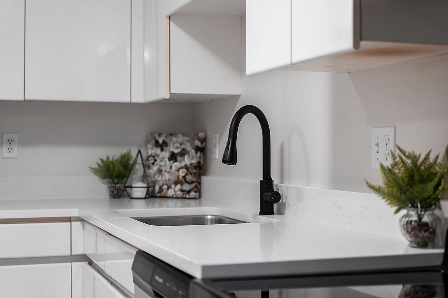 509 1327 E Keith Road North Vancouver, BC - 11