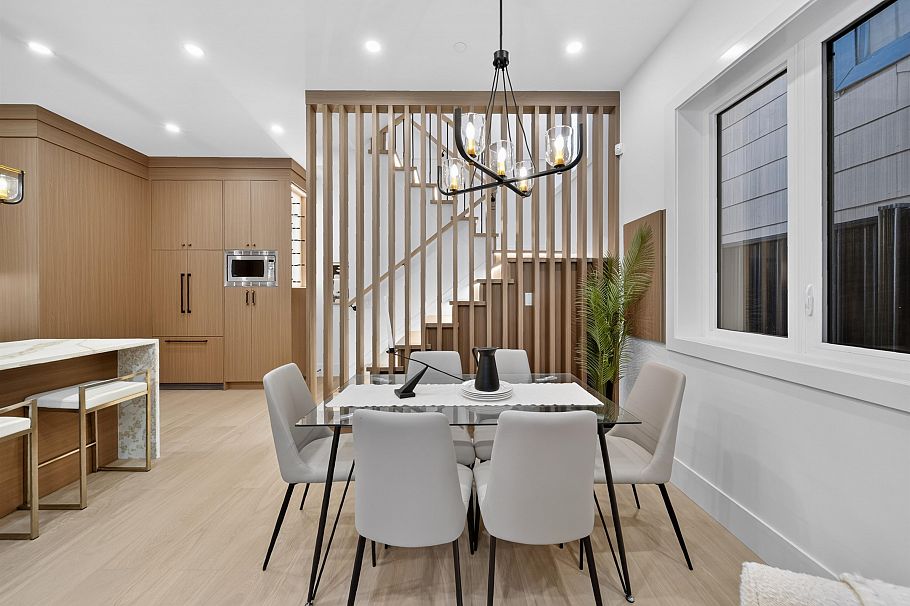 1 847 E 10th Avenue Vancouver, BC - 4