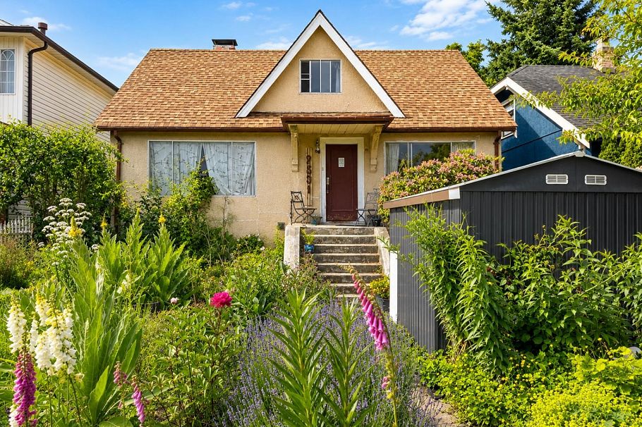 2531 Graveley Street Vancouver, BC - 1