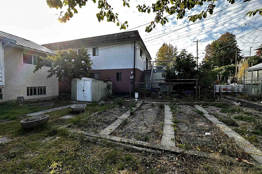 2621 E 8th Avenue Vancouver, BC - 8