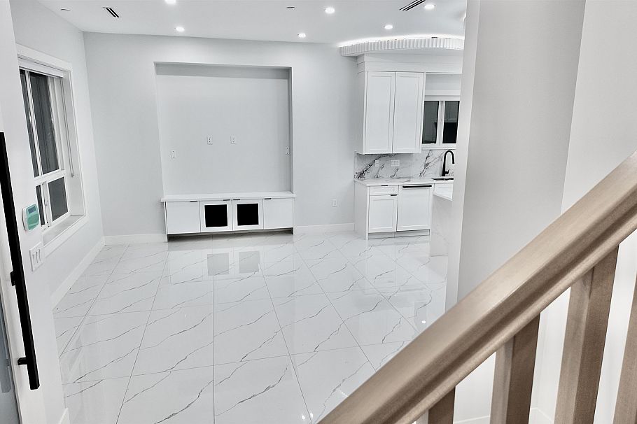 1330 E 64th Avenue Vancouver, BC - 5