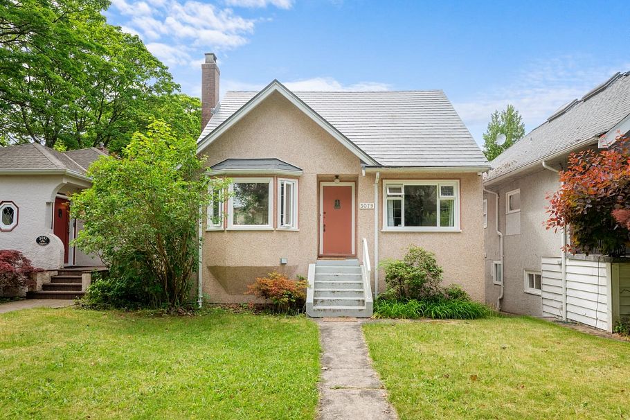 3079 Crown Street Vancouver, BC - 1