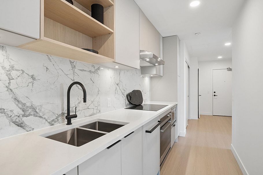 321 422 E 3rd Street North Vancouver, BC - 12