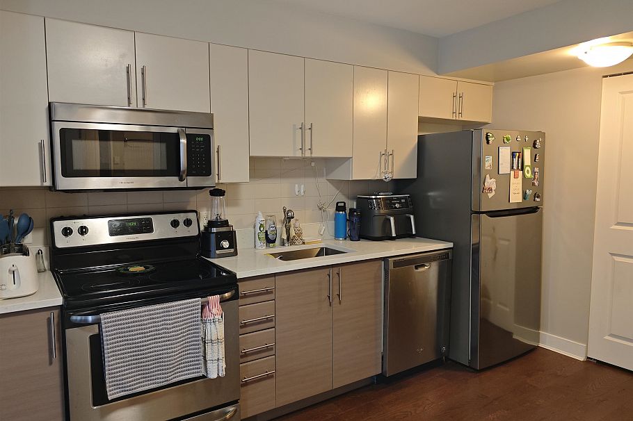 107 5632 Kings Road Vancouver, BC - 3