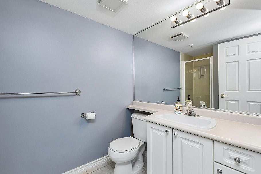 206 1150 Lynn Valley Road North Vancouver, BC - 23