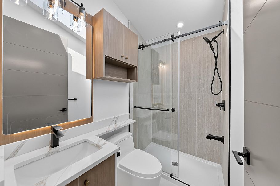 2 847 E 10th Avenue Vancouver, BC - 16