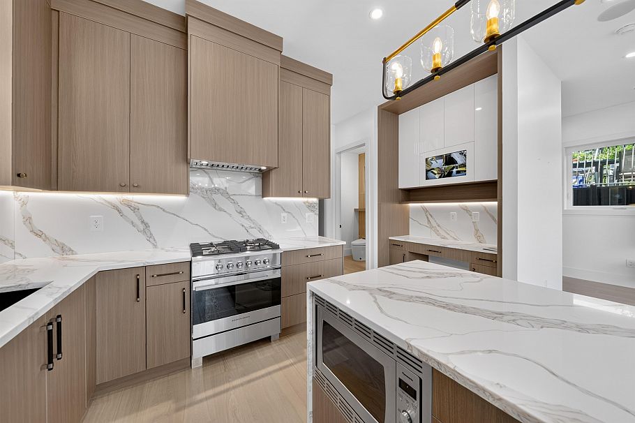 2 847 E 10th Avenue Vancouver, BC - 7