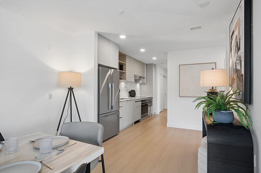 321 422 E 3rd Street North Vancouver, BC - 10
