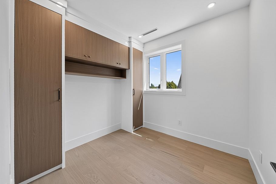 2 847 E 10th Avenue Vancouver, BC - 10