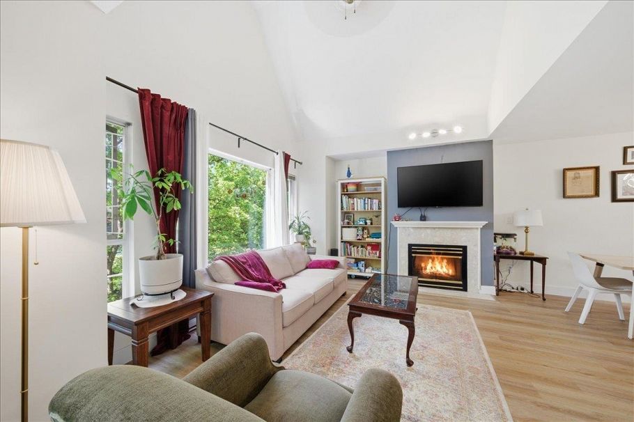 309 1550 Fell Avenue North Vancouver, BC - 3