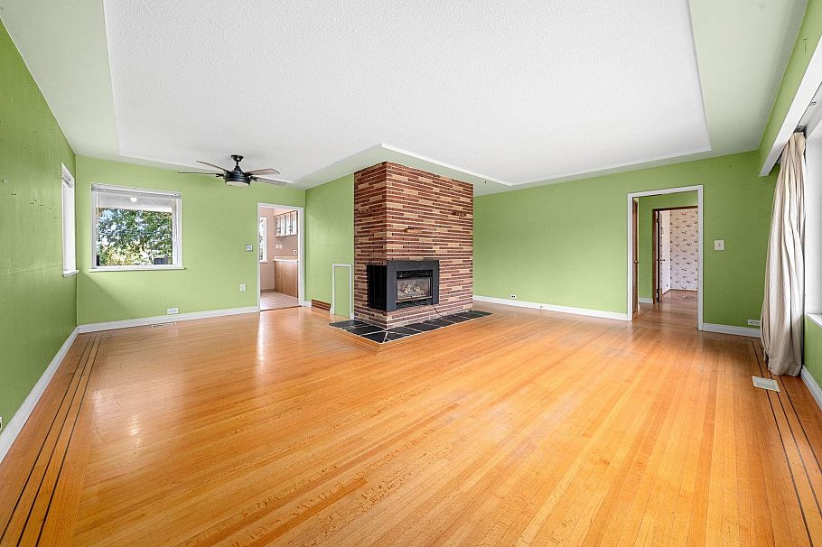 753 E 9th Street North Vancouver, BC - 7