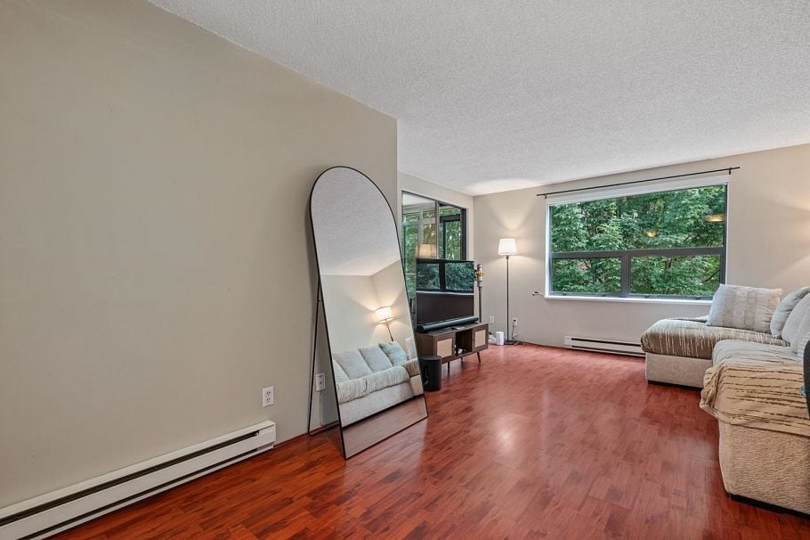 402 1350 Comox Street Vancouver, BC - 16