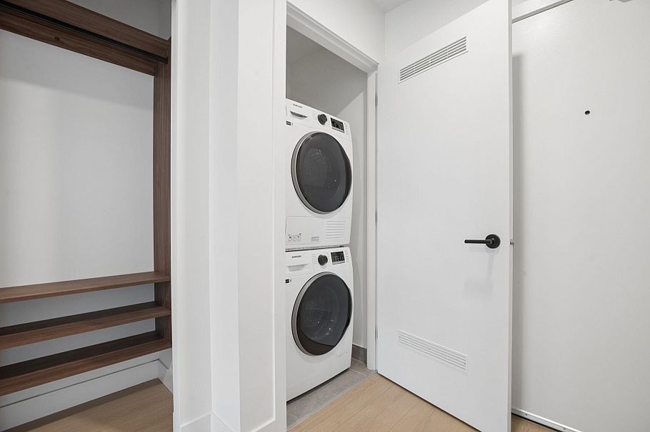 321 422 E 3rd Street North Vancouver, BC - 17