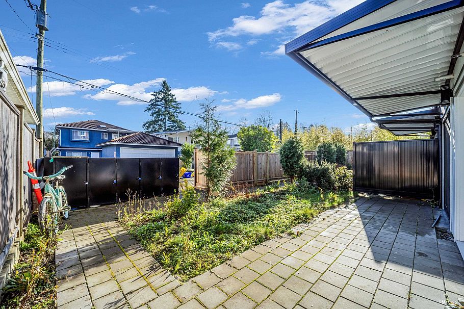 5140 Slocan Street Vancouver, BC - 32
