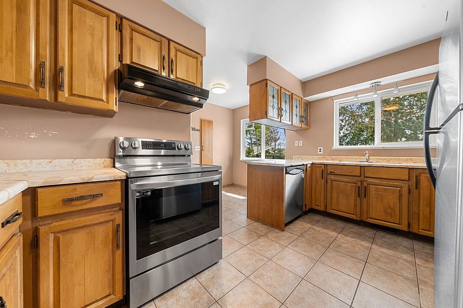 753 E 9th Street North Vancouver, BC - 15