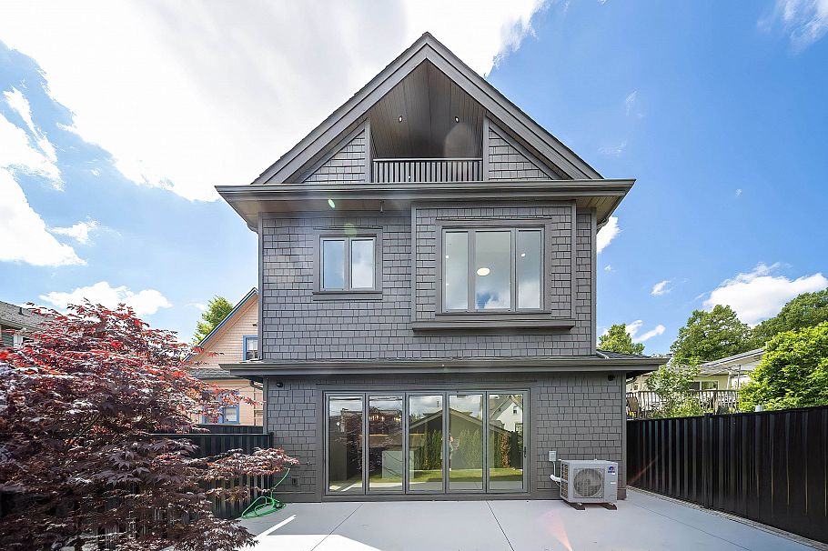 2 847 E 10th Avenue Vancouver, BC - 17