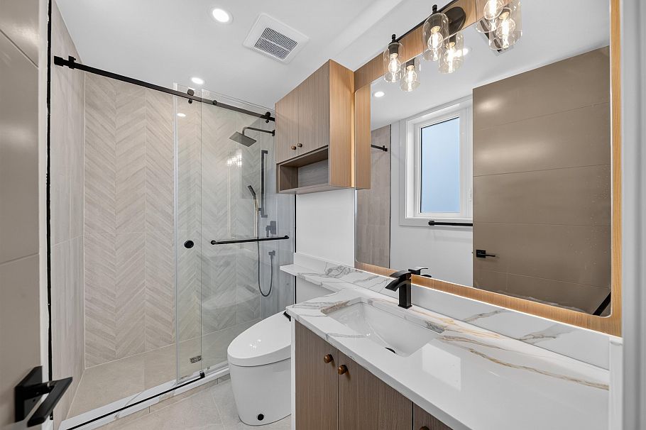 2 847 E 10th Avenue Vancouver, BC - 13