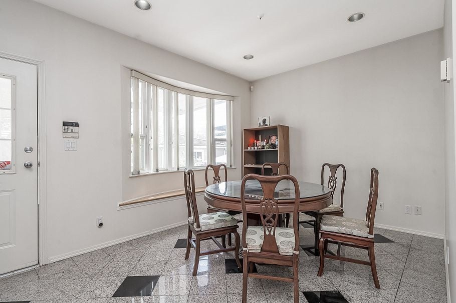 2304 Garden Drive Vancouver, BC - 8