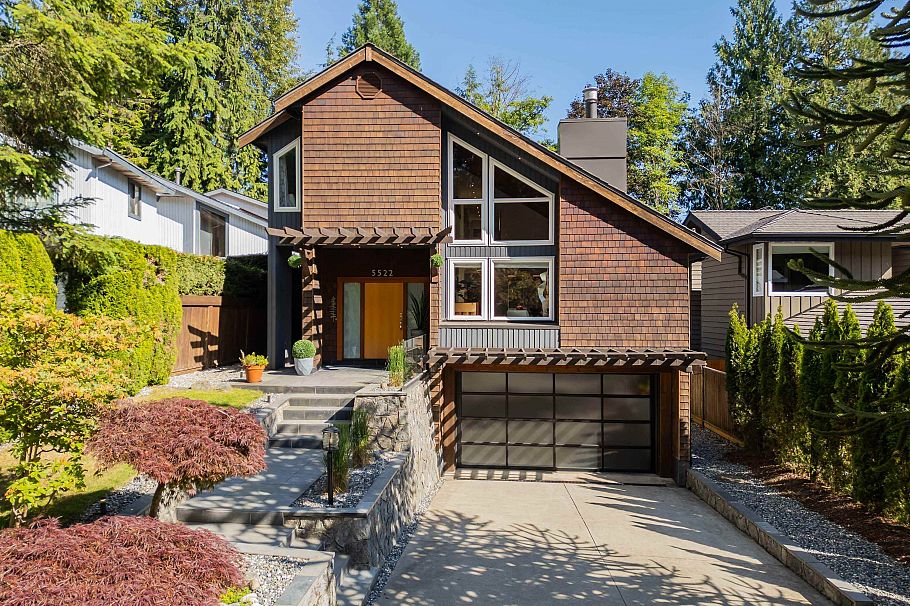 5522 Deerhorn Lane North Vancouver, BC - 2