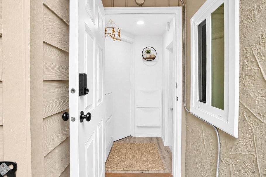 514 W 28th Street North Vancouver, BC - 24