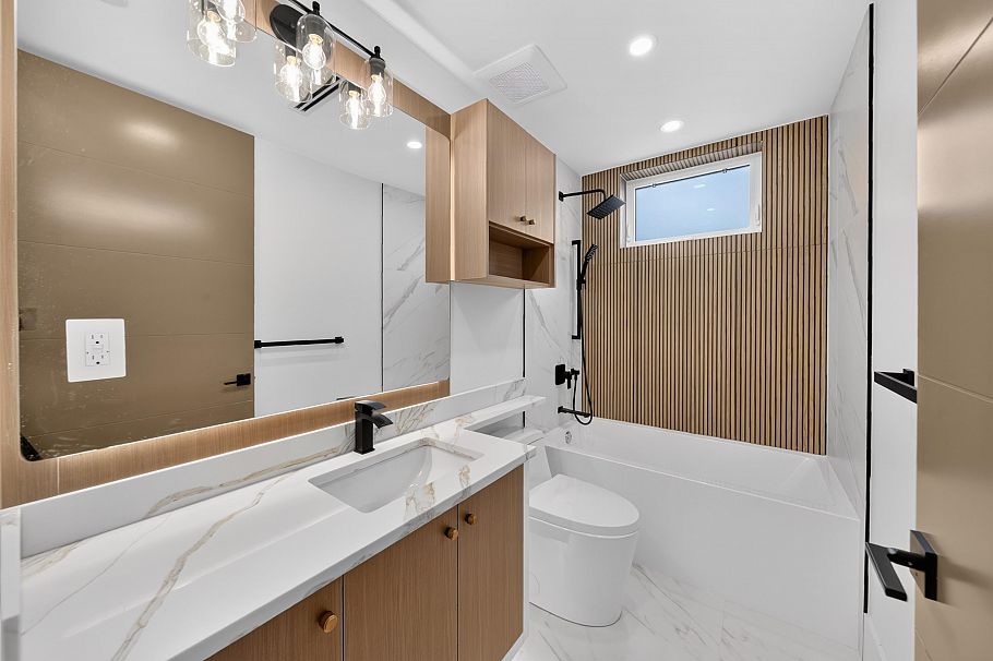 2 847 E 10th Avenue Vancouver, BC - 11