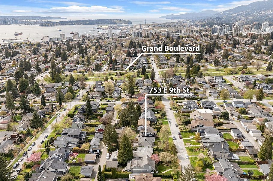 753 E 9th Street North Vancouver, BC - 33