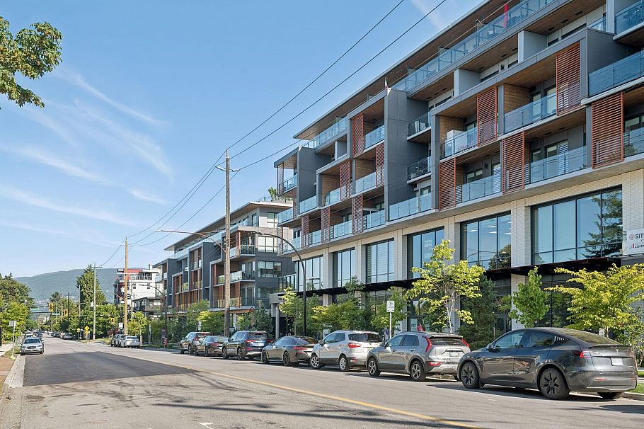 321 422 E 3rd Street North Vancouver, BC - 37