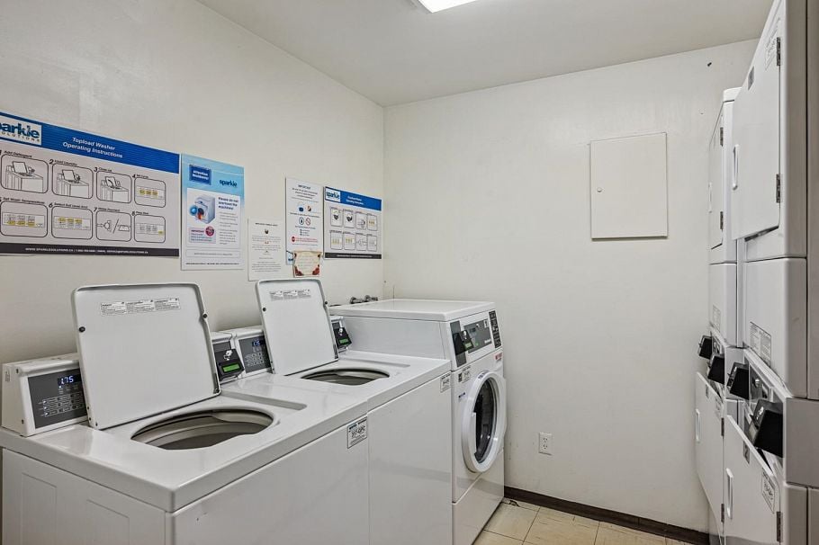 402 1350 Comox Street Vancouver, BC - 27