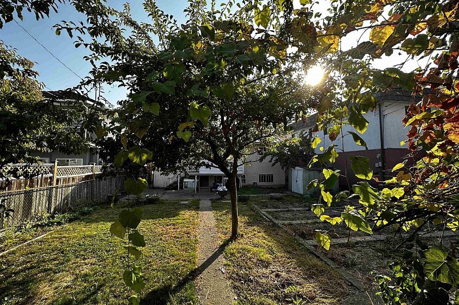 2621 E 8th Avenue Vancouver, BC - 6