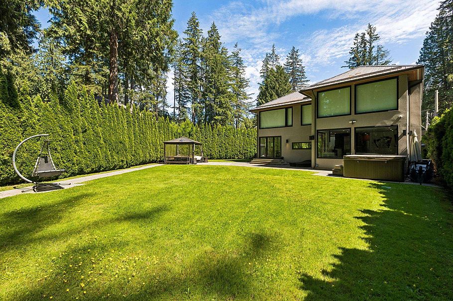 4577 Capilano Road North Vancouver, BC - 38