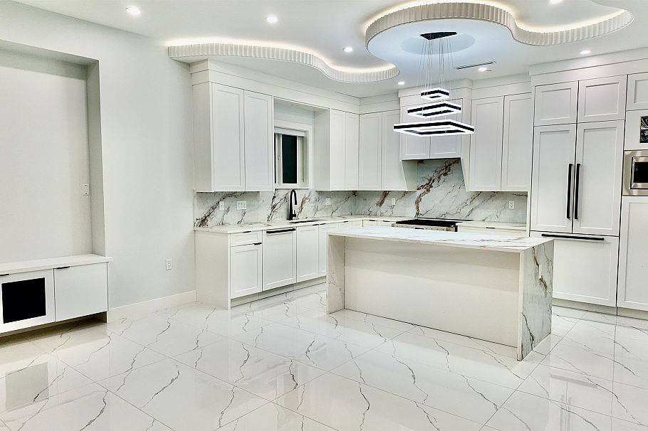 1330 E 64th Avenue Vancouver, BC - 2