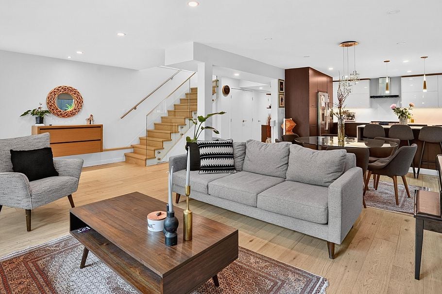 514 W 28th Street North Vancouver, BC - 3