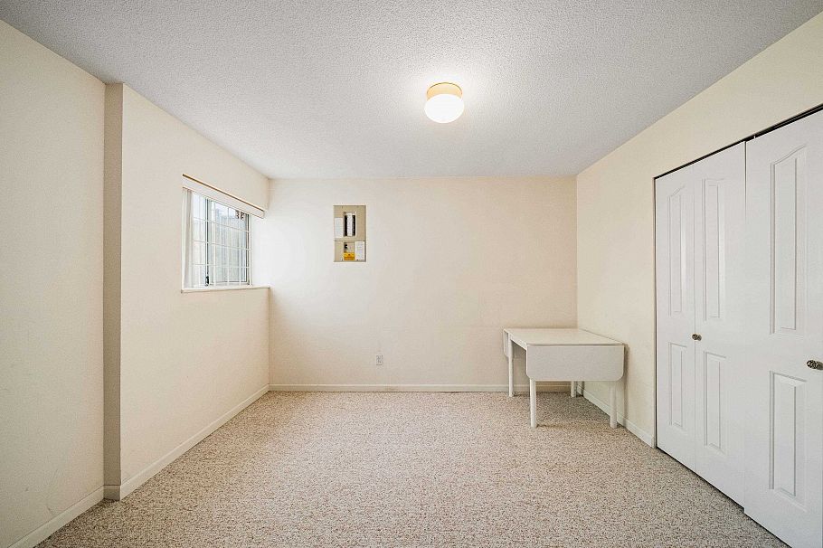 455 W 26th Avenue Vancouver, BC - 32