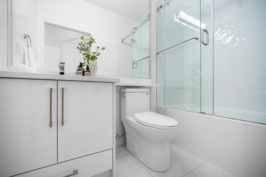 2172 E 46th Avenue Vancouver, BC - 18