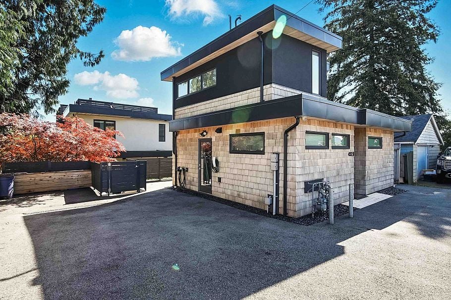 452 E 4th Street North Vancouver, BC - 36