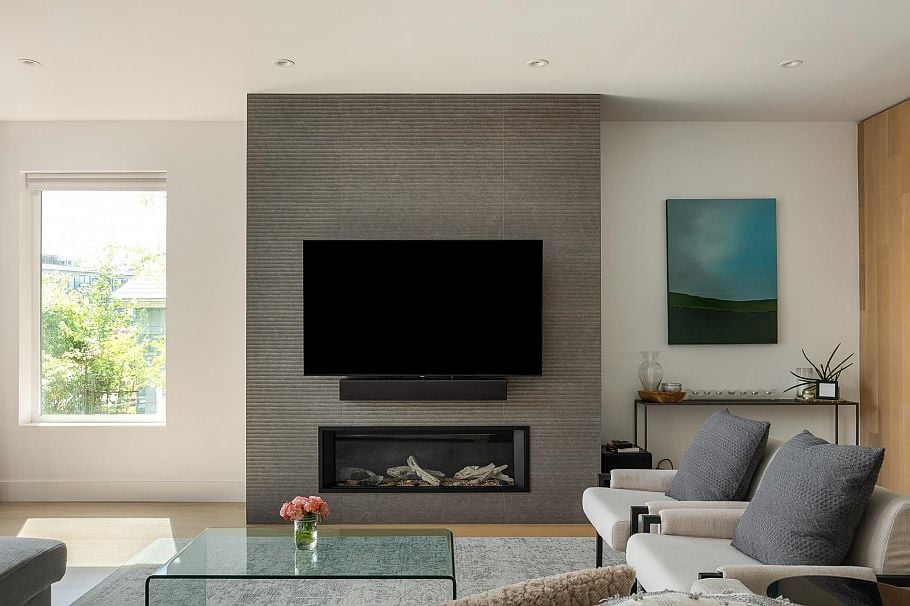 452 E 4th Street North Vancouver, BC - 5