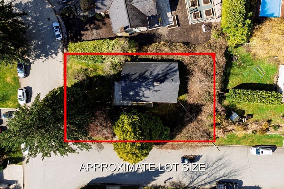 981 Friar Crescent North Vancouver, BC - 3
