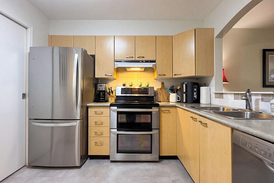 106 8495 Jellicoe Street Vancouver, BC - 10