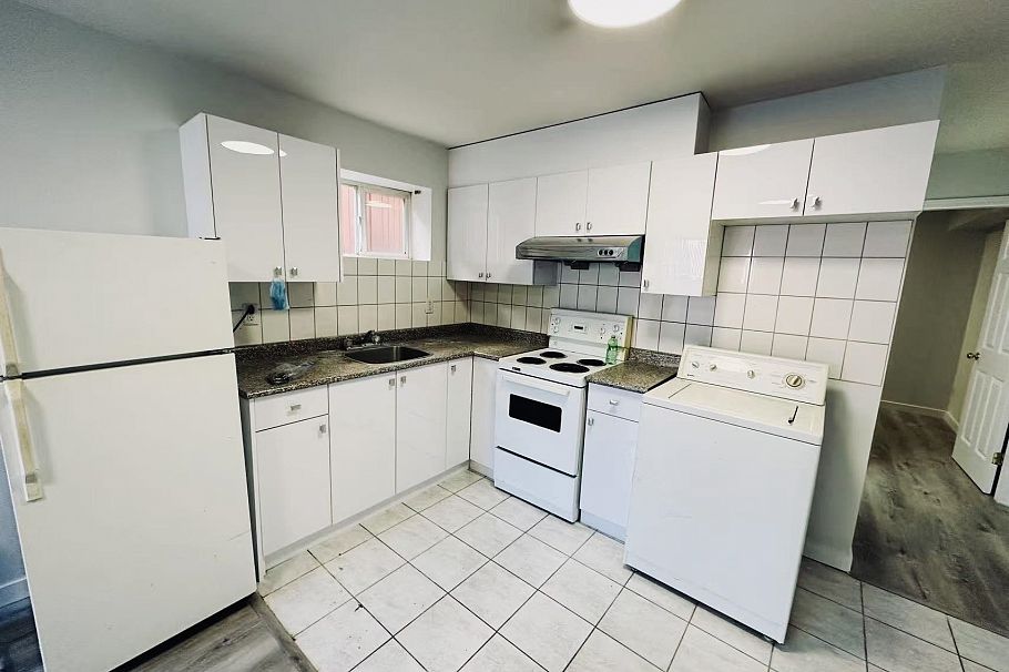 939 E 26th Avenue Vancouver, BC - 6