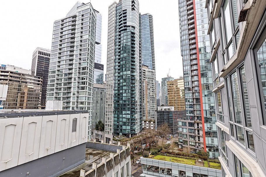 1401 1228 W Hastings Street Vancouver, BC - 18