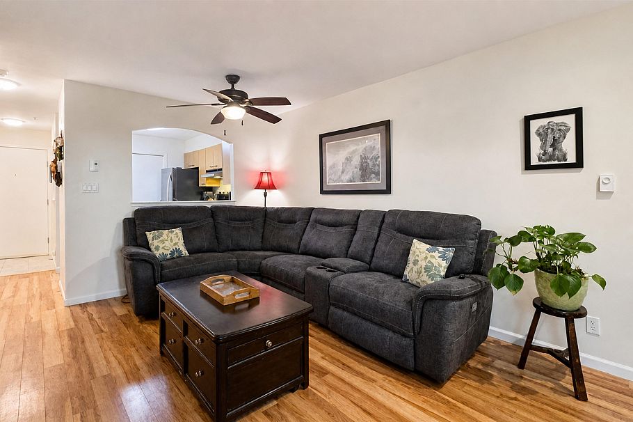 106 8495 Jellicoe Street Vancouver, BC - 9